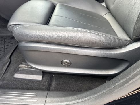 Used 2023 Mercedes-Benz EQB 350 4MATIC SUV w/ Exclusive Package image 18