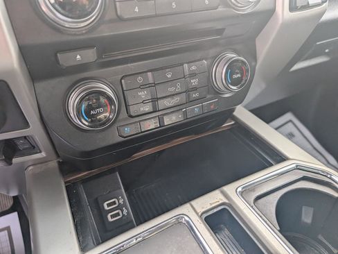 Used 2018 Ford F150 Lariat w/ Equipment Group 502A Luxury image 25