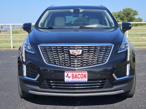 Used 2021 Cadillac XT5 Premium Luxury FWD image 2
