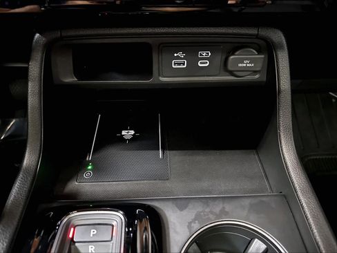 Used 2025 Honda Pilot TrailSport image 33