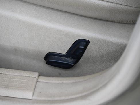 Used 2010 Mercedes-Benz C 300 Sport image 14