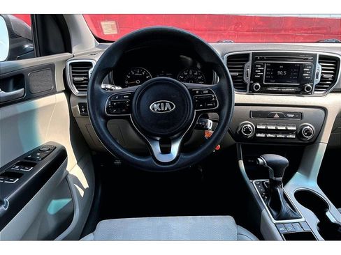 Used 2017 Kia Sportage LX AWD/4WD image 6