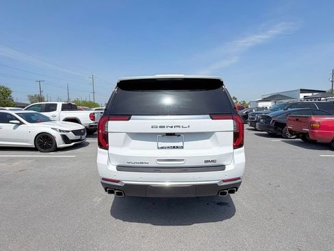 New 2026 GMC Yukon XL Denali w/ Denali Reserve Package RWD image 6