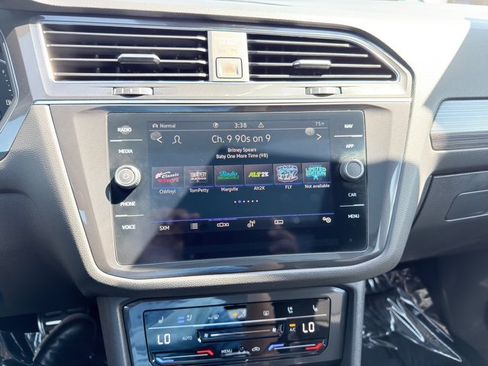 Used 2022 Volkswagen Tiguan SEL R-Line image 30