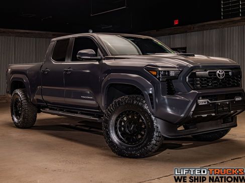 Used 2024 Toyota Tacoma TRD Sport w/ TRD Sport Premium Package AWD/4WD image 1