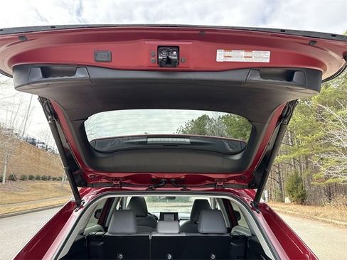 Used 2020 Toyota RAV4 XLE Premium image 22