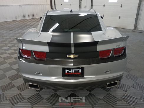 Used 2010 Chevrolet Camaro SS w/ LPO, Ground Effects Package RWD image 9