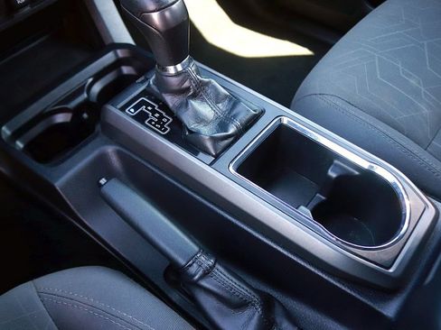 Used 2019 Toyota Tacoma TRD Sport AWD/4WD image 18