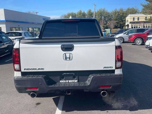Certified 2023 Honda Ridgeline Black Edition image 6