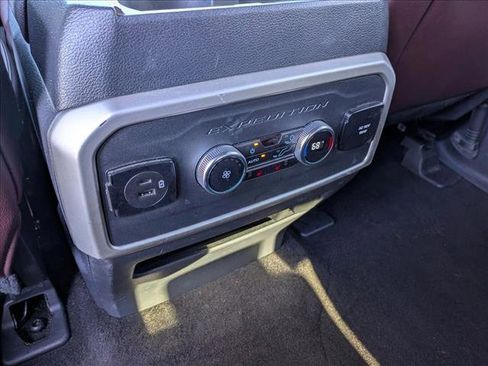 Used 2023 Ford Expedition Limited image 18