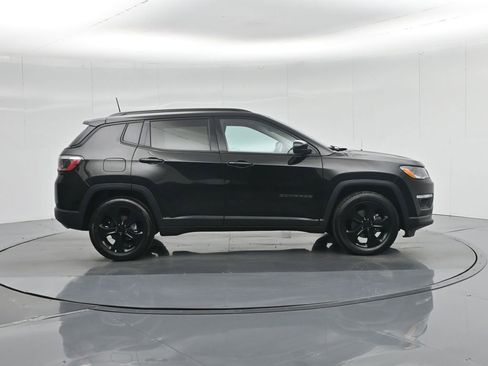 Used 2021 Jeep Compass Latitude image 28
