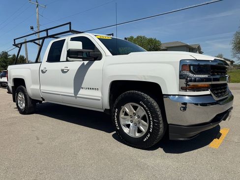 Used 2019 Chevrolet Silverado 1500 LT AWD/4WD image 3