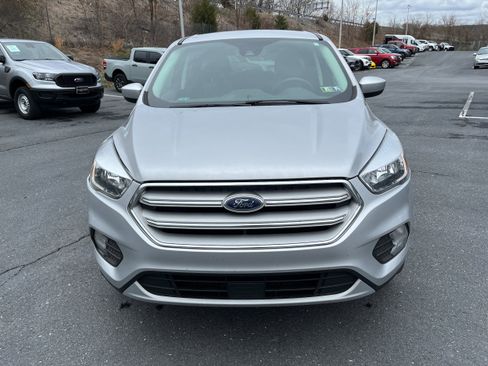 Used 2019 Ford Escape SE image 2
