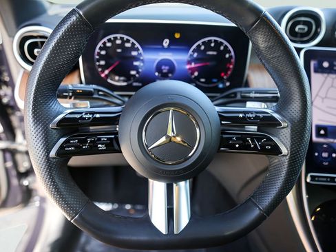 Used 2024 Mercedes-Benz GLC 300 4MATIC image 15