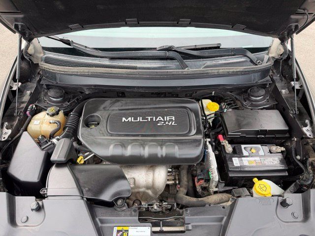 Used 2015 Jeep Cherokee Latitude AWD/4WD image 32