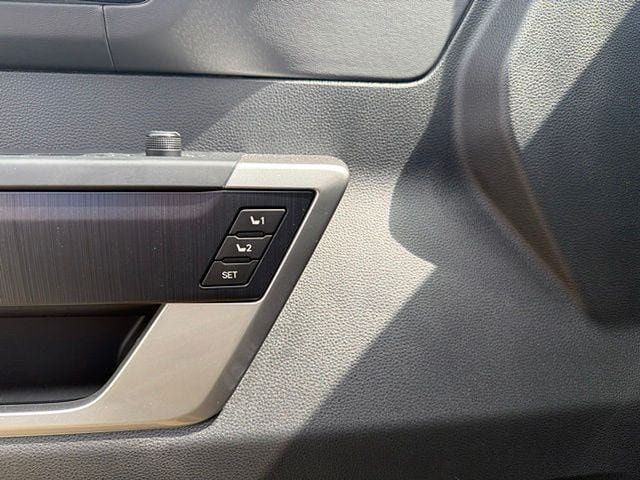 Certified 2025 Toyota Sequoia Platinum AWD/4WD image 9