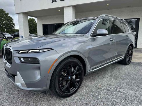 Used 2025 BMW X7 xDrive40i AWD/4WD image 2