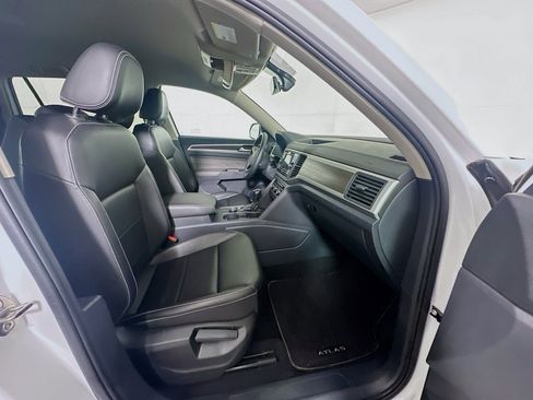 Used 2023 Volkswagen Atlas SE AWD/4WD image 32