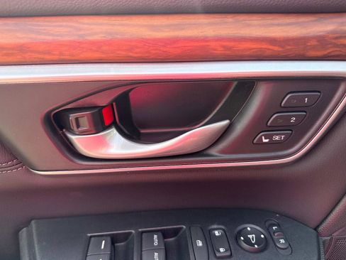 Used 2022 Honda CR-V Touring image 18