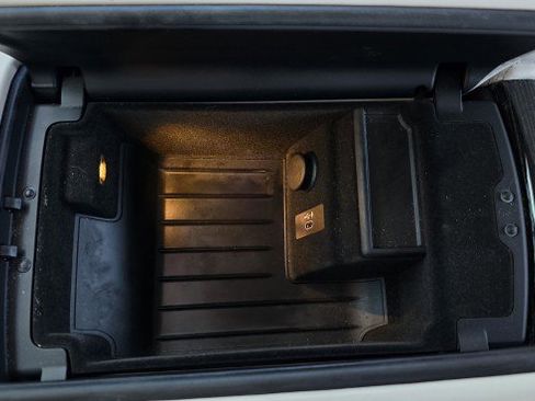 Used 2021 BMW 750i xDrive w/ Executive Package image 17