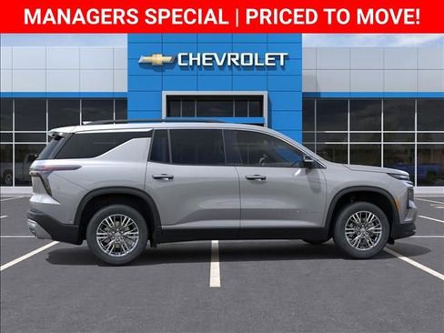 New 2026 Chevrolet Traverse LT w/ Driver Confidence Package image 5
