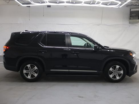 Used 2023 Honda Pilot EX-L image 8