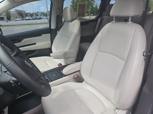 Used 2026 Honda Odyssey EX-L image 16