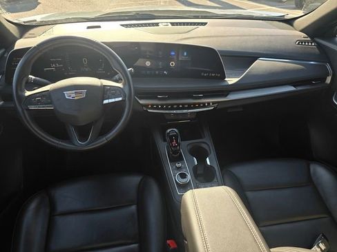 Used 2025 Cadillac XT4 Premium Luxury image 16