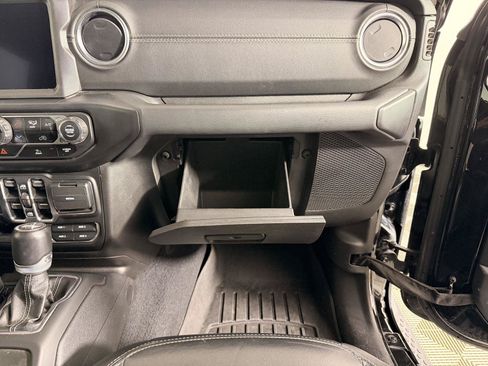 Used 2021 Jeep Wrangler Unlimited Sahara AWD/4WD image 25