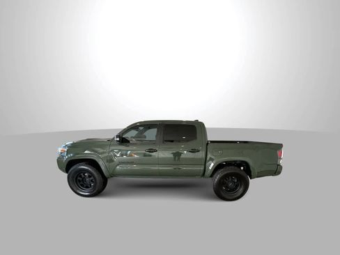 Used 2021 Toyota Tacoma TRD Sport w/ Technology Package image 5