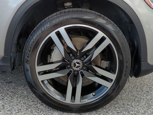 Used 2021 Mercedes-Benz GLC 300 image 11