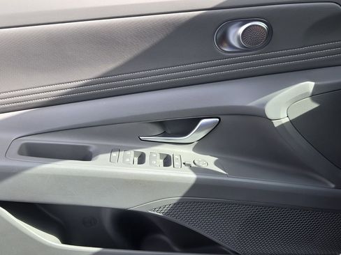 Certified 2025 Hyundai Elantra SEL FWD image 30
