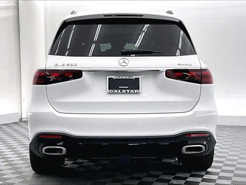 New 2026 Mercedes-Benz GLS 580 4MATIC image 3