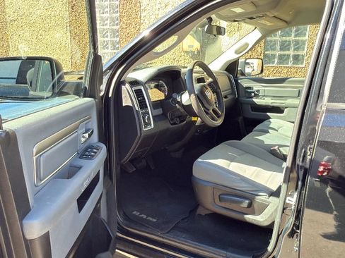 Used 2019 RAM 1500 Classic SLT image 21