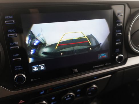 Used 2022 Toyota Tacoma Limited image 28