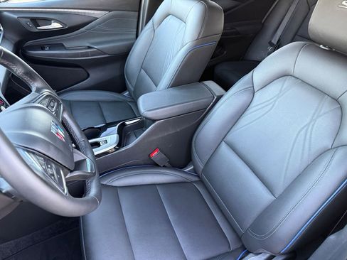 Used 2025 Buick Envista Sport Touring image 36