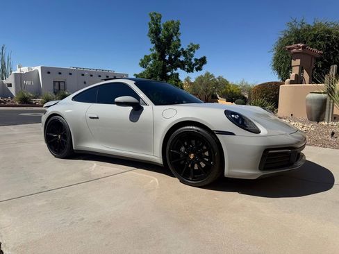 Used 2022 Porsche 911 Carrera RWD image 2