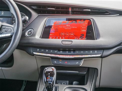 Used 2023 Cadillac XT4 Luxury w/ Cold Weather Package image 15