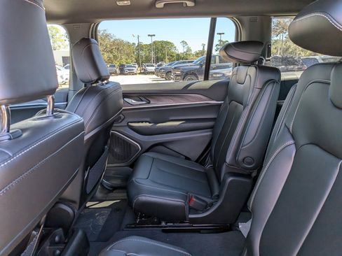 New 2026 Jeep Grand Cherokee L Limited image 15