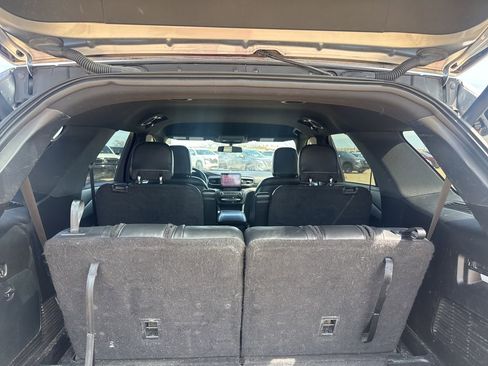 Used 2020 Ford Explorer XLT w/ Equipment Group 202A image 36