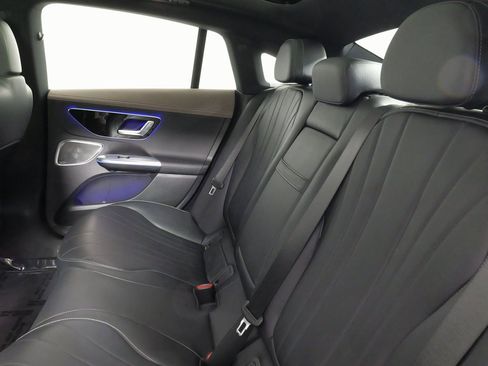 Used 2023 Mercedes-Benz EQE 500 4MATIC Sedan image 38