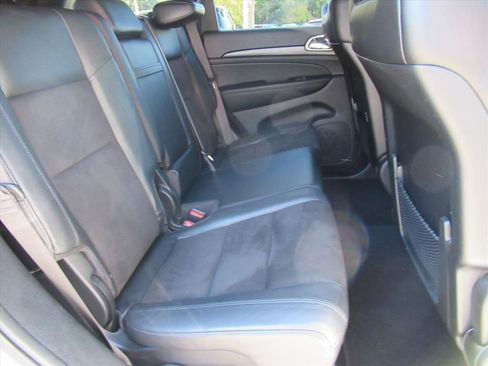 Used 2020 Jeep Grand Cherokee Altitude image 26