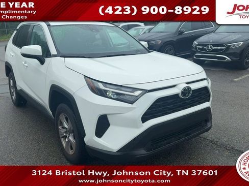 Used 2023 Toyota RAV4 XLE AWD/4WD image 1