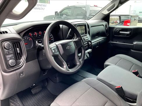 Used 2019 Chevrolet Silverado 1500 Custom Trail Boss w/ Custom Convenience Package AWD/4WD image 8