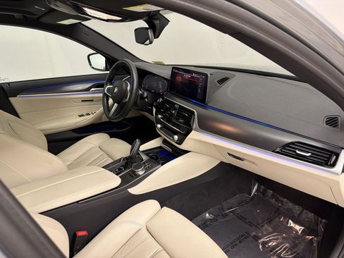 Used 2023 BMW 530i w/ M Sport Package RWD image 31