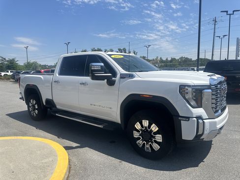 Used 2025 GMC Sierra 2500 Denali w/ Technology Package AWD/4WD image 6