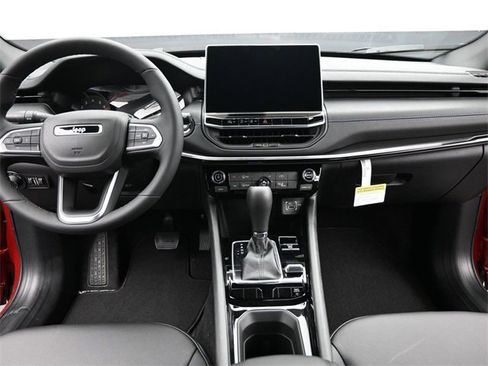 New 2026 Jeep Compass Latitude image 22