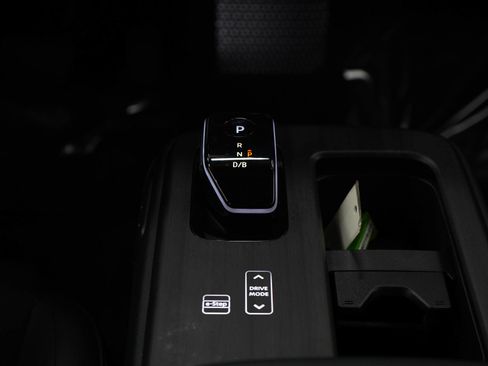 Used 2024 Nissan Ariya AWD image 20