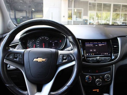 Used 2021 Chevrolet Trax LT w/ Driver Confidence Package image 22