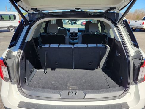 Certified 2025 Ford Explorer Active w/ Active Comfort Package image 12